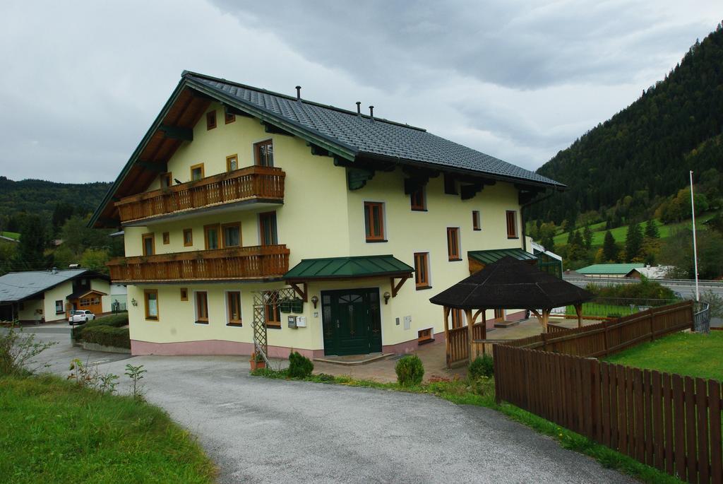 Gasthof Schoenblick Russbach am Pass Gschütt Exterior foto