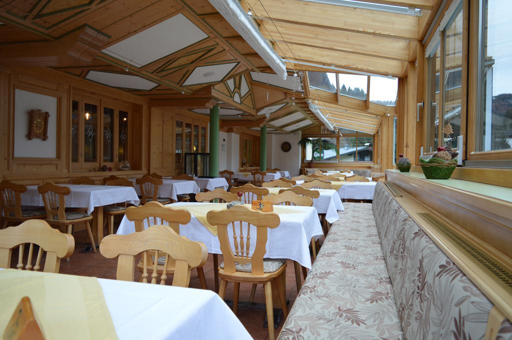 Gasthof Schoenblick Russbach am Pass Gschütt Exterior foto